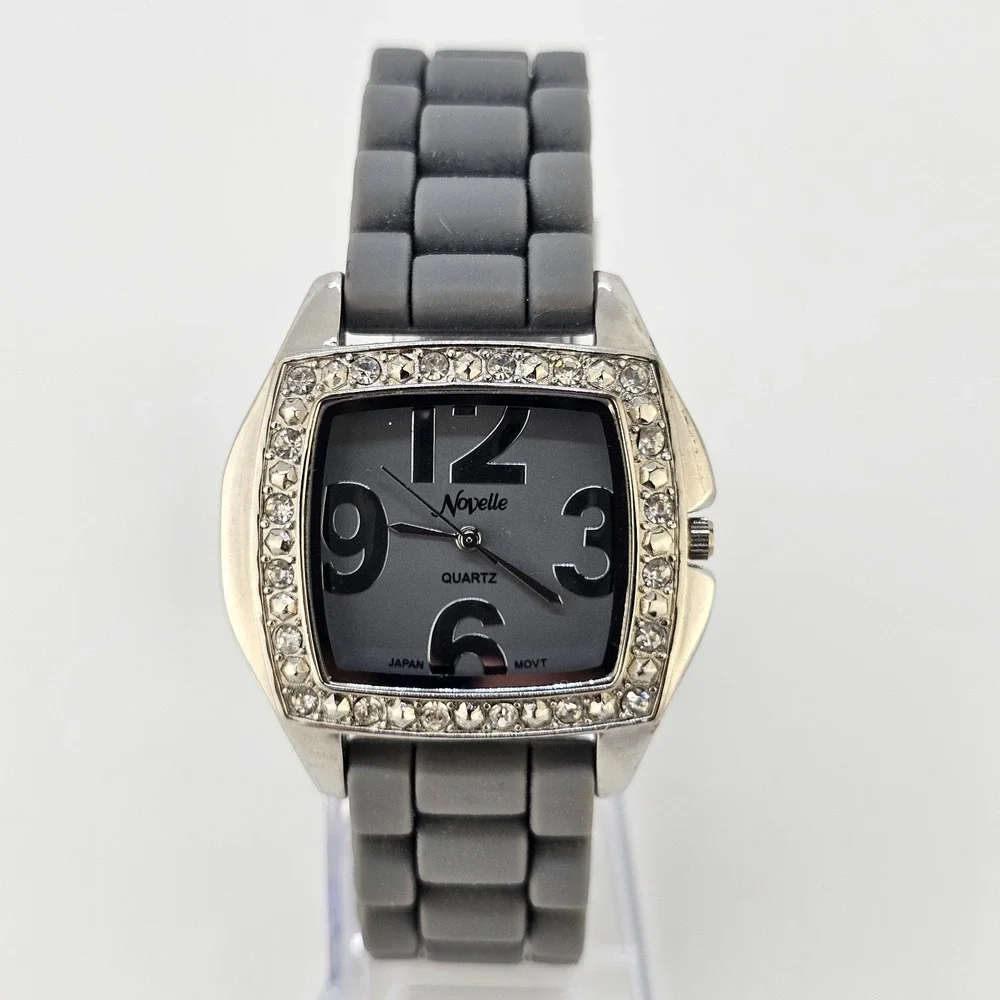 Women's Analog Watch 40MM Gray Dial Case Gray Plastic Bands NEW Battery